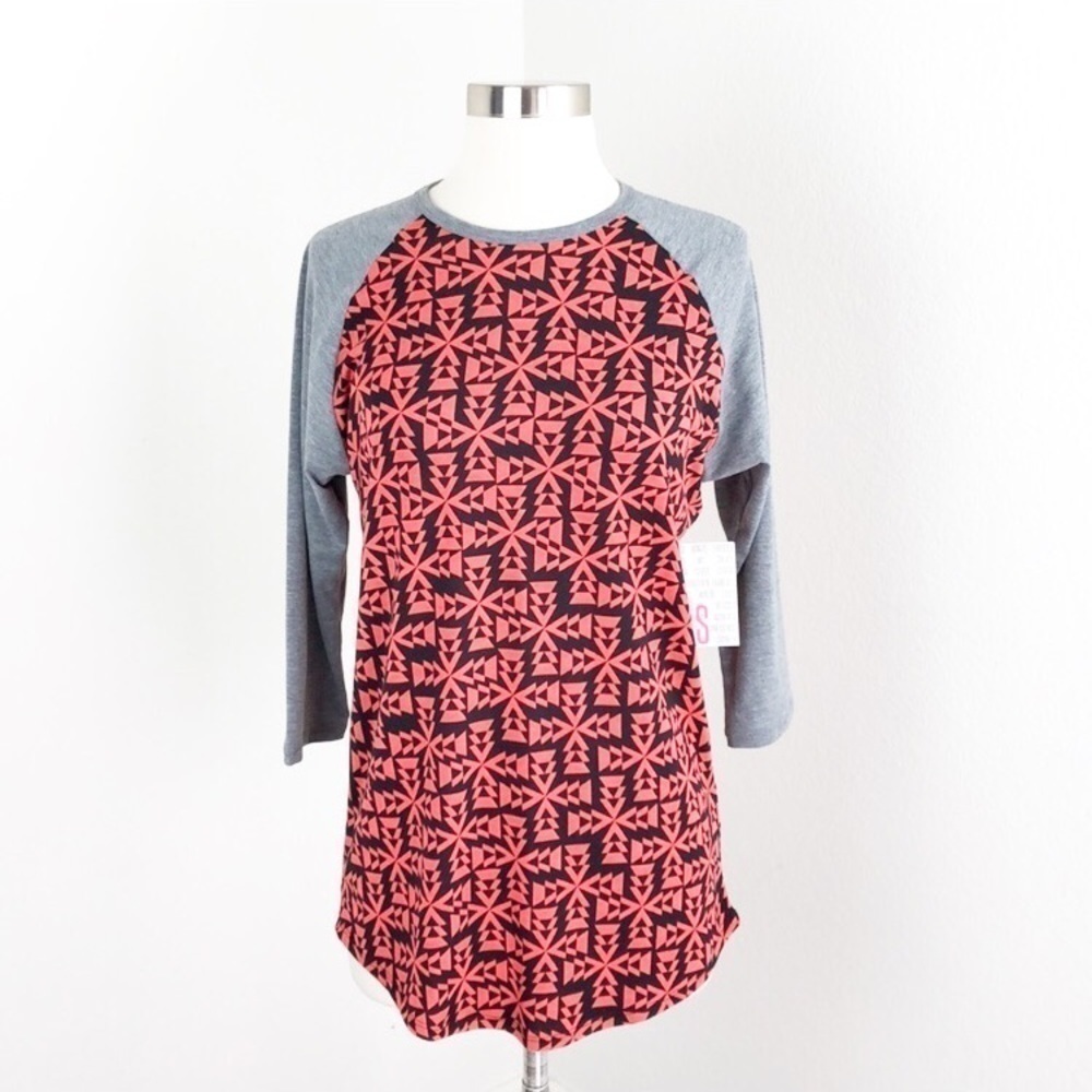 NEW LuLaroe geometric print Randy raglan top
